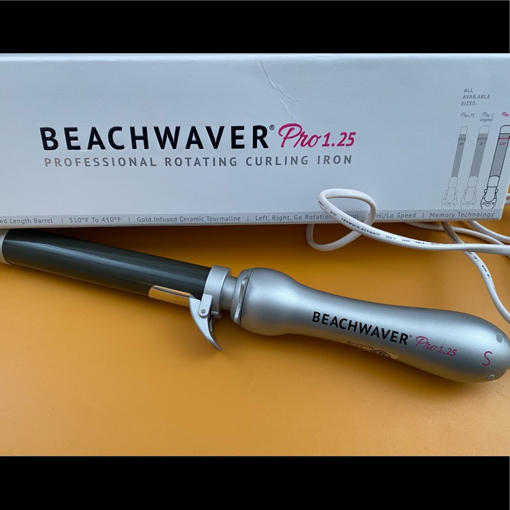 BEACHWAVER® PRO 1.25 DUAL VOLTAGE ROTATING CURLING IRON